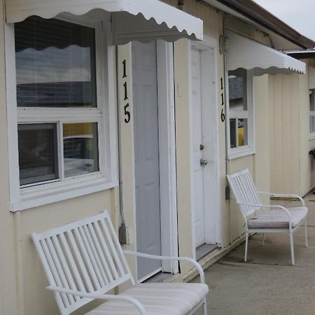 Fort Motel Форт-Маклеод Экстерьер фото