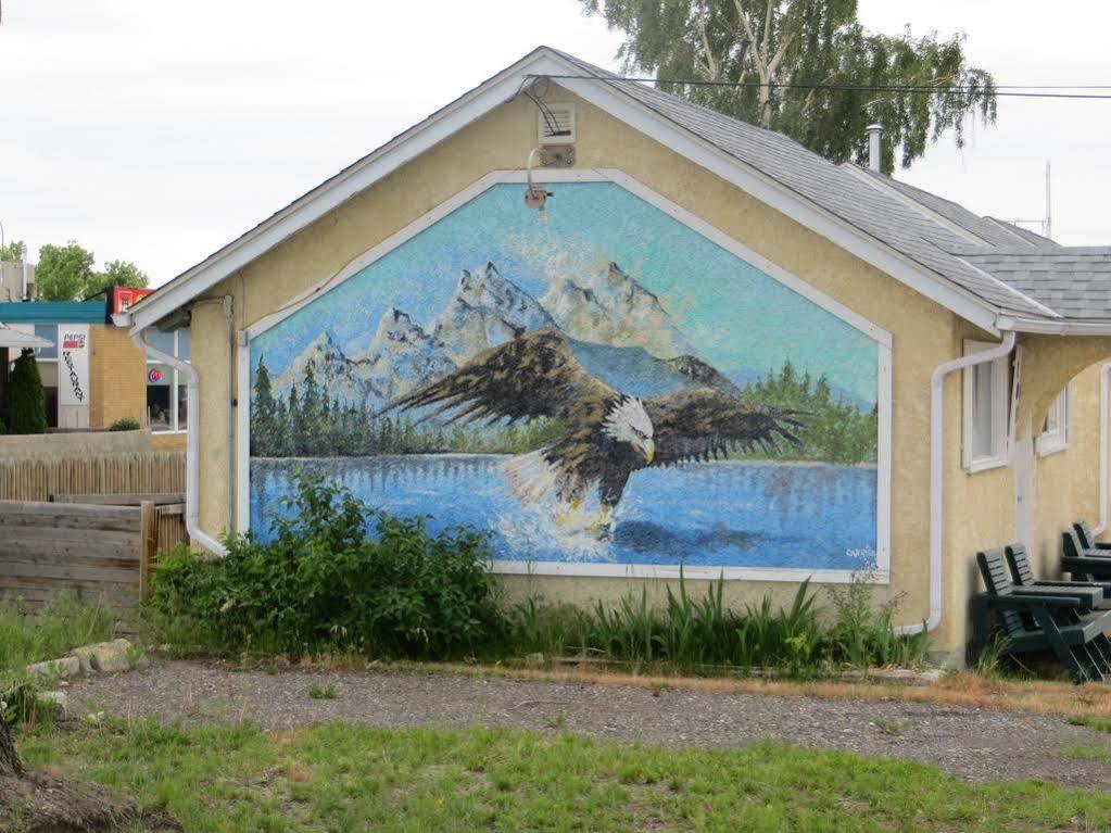 Fort Motel Форт-Маклеод Экстерьер фото